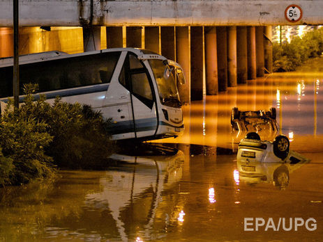 ﻿Кількість жертв повені у Греції зросла до 16