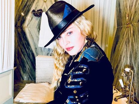 ﻿Прийомні доньки – близнючки Мадонни користуються маминим кремом