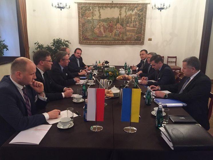 ﻿Засідання консультаційного комітету: Україна і Польща домовилися про скасування мораторію на проведення ексгумації поляків в Україні