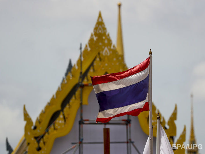В Таиланде обрушился аттракцион, пострадали 15 человек
