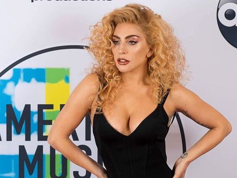 ﻿Виконавцями року у США за версією American Music Awards 2017 стали Леді Гага і Бруно Марс