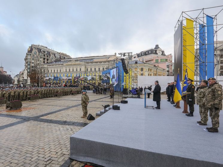 Порошенко объявил, что украинские десантники теперь будут называться Десантно-штурмовыми войсками ВСУ