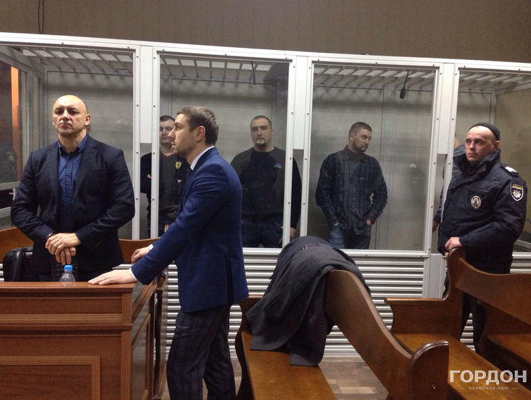 ﻿Суд продовжив на два місяці арешт для п'ятьох екс-беркутівців, обвинувачених у розстрілі активістів на Майдані