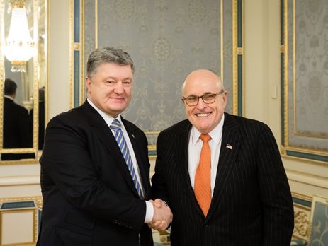 Порошенко обсудил с советником Трампа Джулиани пути преодоления агрессии РФ и сотрудничество в сфере кибербезопасности