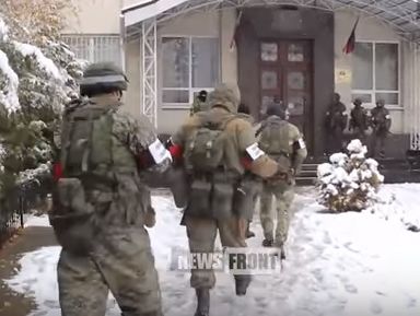 Боевики захватили здание 