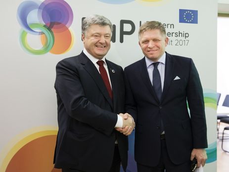 ﻿Порошенко і Фіцо домовилися продовжити транспортування газу зі Словаччини до України