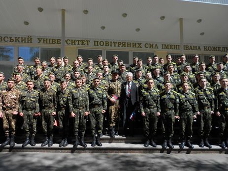 Суд в Харькове не стал снимать с должности арестованного начальника университета Воздушных сил