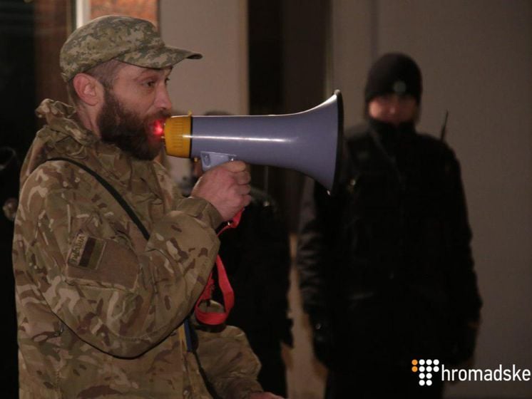 ﻿Представники батальйону ОУН прийшли під будівлю МВС через затримання екс-бійців "Донбасу" Віногродського і Литвиненка