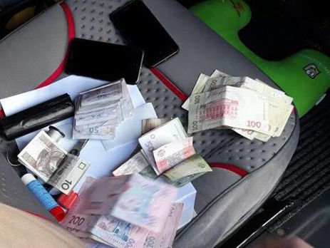 Во Львовской области СБУ задержала группу таможенников во время получения взятки