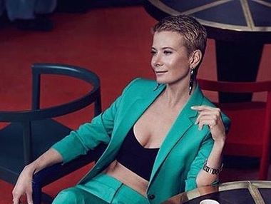 Высоцкая опубликовала детское фото с мамой