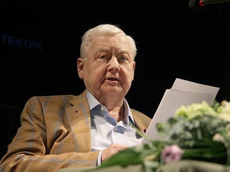 Табакову установили трубку в трахею