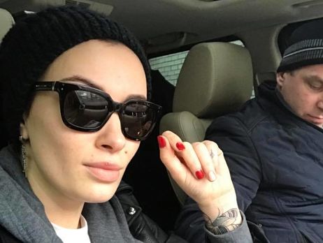 Певица Приходько заявила, что военные не пускают ее в зону АТО для концертов