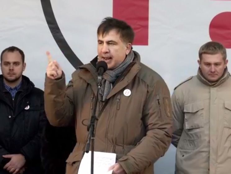 Саакашвили призвал установить в Украине диктатуру среднего класса и не пускать Порошенко на работу