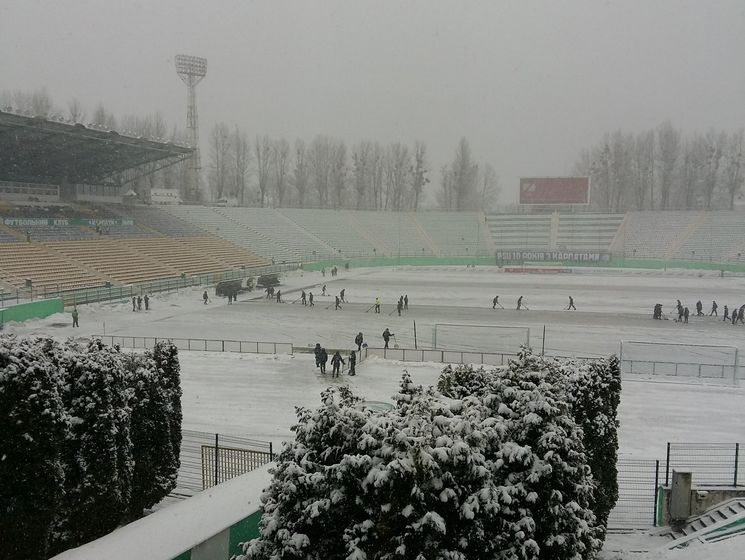 ﻿У Львові через сніг скасували другий тайм матчу "Карпати" – "Олімпік"