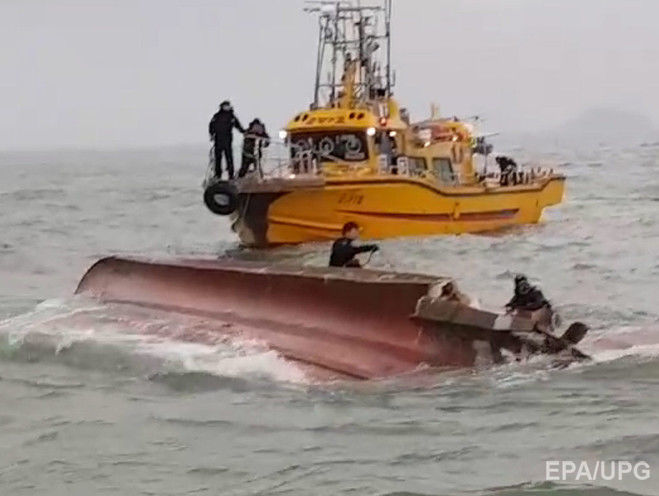 У побережья Южной Кореи столкнулись танкер и рыболовецкое судно, есть погибшие