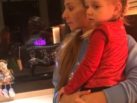 Трехлетняя дочь Навки и Пескова исполнила 