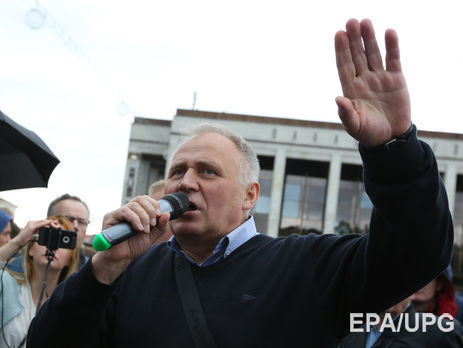 Белорусский оппозиционер Статкевич: Лукашенко, извините, в задницу Путину затолкал Беларусь и сам туда залез