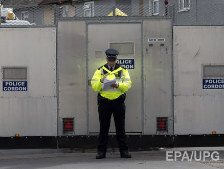В Британии запертые в грузовике мигранты питались дорогим бельгийским шоколадом
