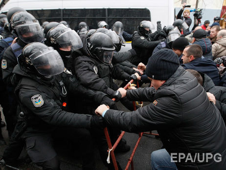 Полиция применила слезоточивый газ против сторонников Саакашвили