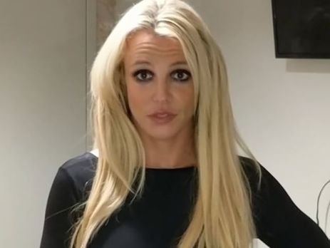 Спирс показала тело в ультрамини