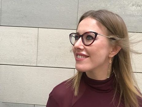 Собчак показала Виторгана, жонглирующего мандаринами перед сыном Платоном