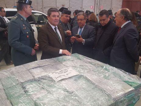 В Испании изъяли почти 6 тонн кокаина, который перевозили в контейнерах из-под бананов