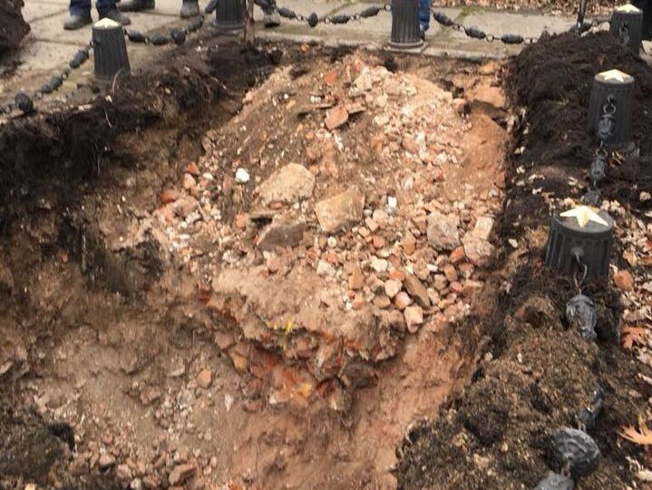﻿У Харкові розкопали могилу більшовика Руднєва, останків у ній не виявилося