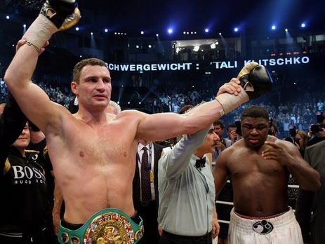 Виталий Кличко первым из украинцeв принят в Международный зал боксерской славы