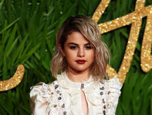 Гомес, Версаче, Андерсон, Шейк, Максвелл, Абоа посетили The Fashion Awards. Фоторепортаж