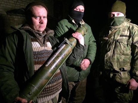 Украинские военные отбили у боевиков огнемет 
