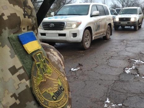 ﻿У Травневому відновили електропостачання і транспортне сполучення. Фоторепортаж