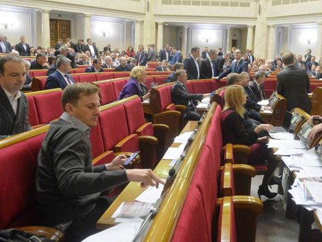 Раде предлагают отменить продление до 2019 года моратория на продажу сельхозземель