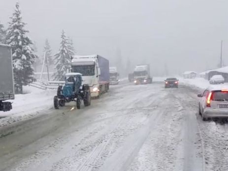 Движение по трассе Киев – Чоп в Закарпатской области ограничили из-за ухудшения погоды