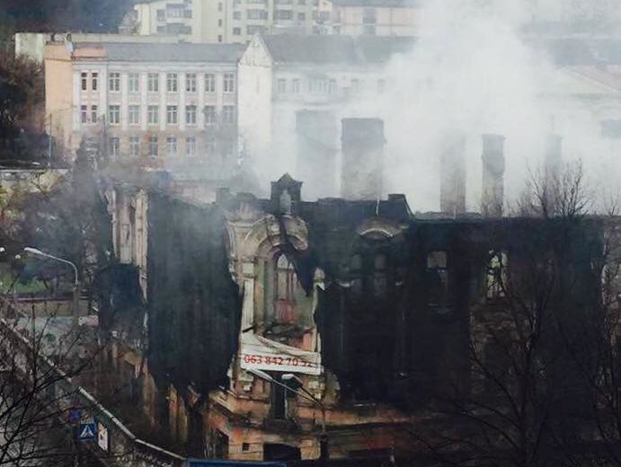 На Подоле в Киеве горел дом-памятник