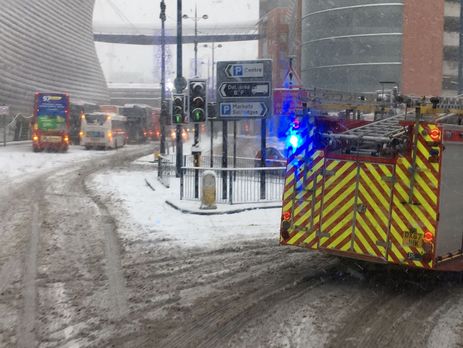 Великобританию накрыли снегопады и сильные ветры