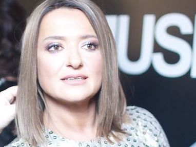 Могилевська у золотистій сукні знялася для спецпроекту Elle і Givenchy. Відео