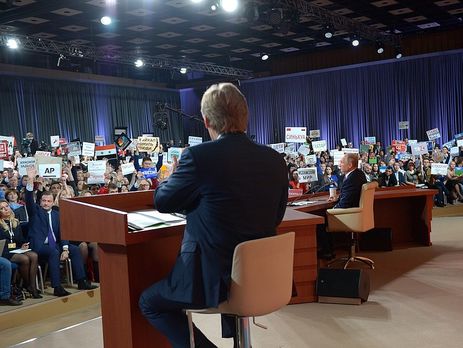 Путин призвал провести обмен удерживаемыми лицами на Донбассе 