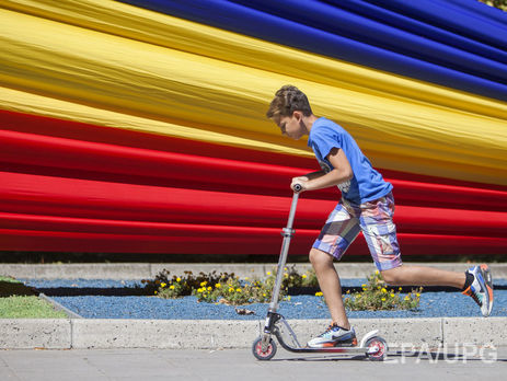 Уряд Молдови пропонує замість молдовської зробити офіційною румунську мову