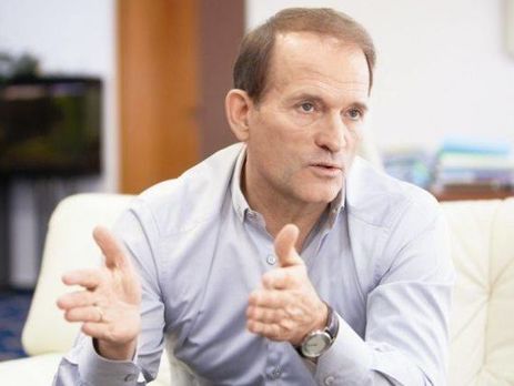 Суд обязал полицию открыть дело против журналистов 