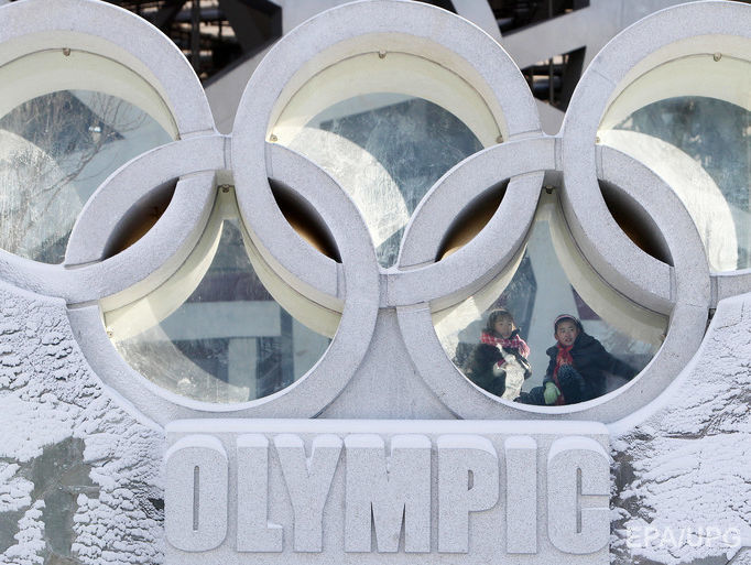 Китай представил эмблему зимней Олимпиады 2022 года