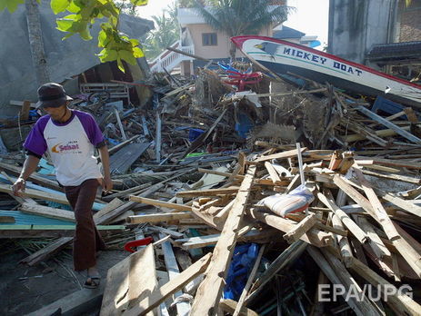 Біля берегів Індонезії стався землетрус магнітудою 7,3, є загроза цунамі