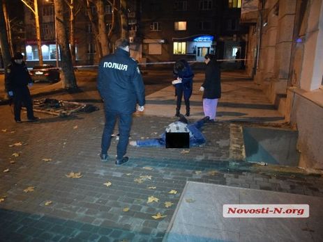 В Николаеве в результате падения в яму погиб морской пехотинец