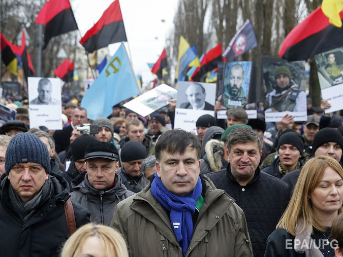 Саакашвили призвал протестующих разблокировать Октябрьский дворец и идти к Верховной Раде