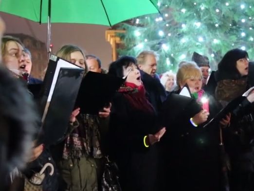 На Трафальгарской площади в Лондоне спели украинские колядки. Видео
