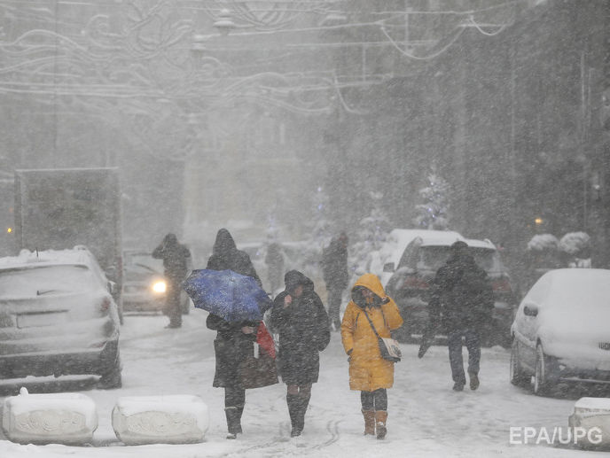 Киевлян предупредили о сильном ветре, снегопаде и гололедице 19 декабря