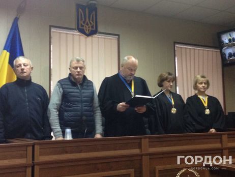 Суд продлил еще на два месяца арест пяти экс-беркутовцев, обвиняемых в расстрелах на Майдане