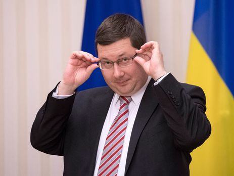 Учеба в КИМО, жена – гражданка РФ со счетом в 