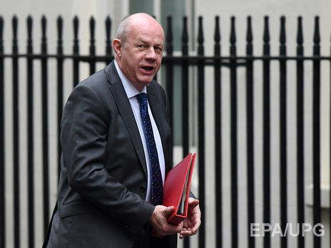 Мэй уволила своего помощника, в компьютере которого нашли порнографию