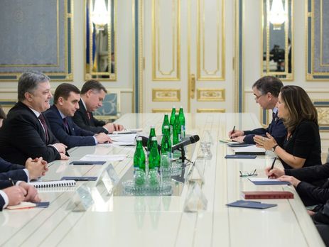 Порошенко обговорив із Фріланд кроки щодо просування ініціативи про розміщення миротворців ООН на Донбасі