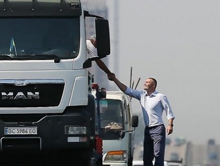 Кличко показал в видеороликах, что изменилось в Киеве за год